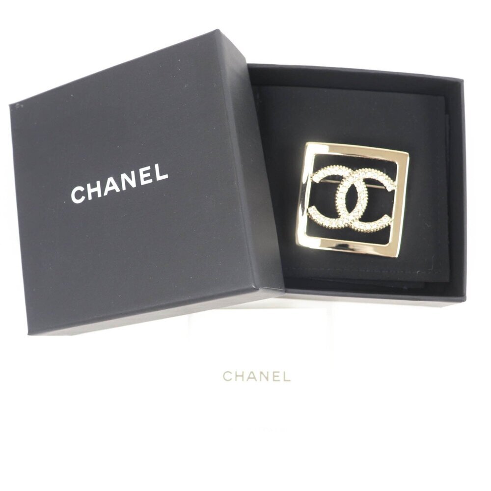 CHANEL Authentic Gold Logo Brooch - Picture 2 of 8